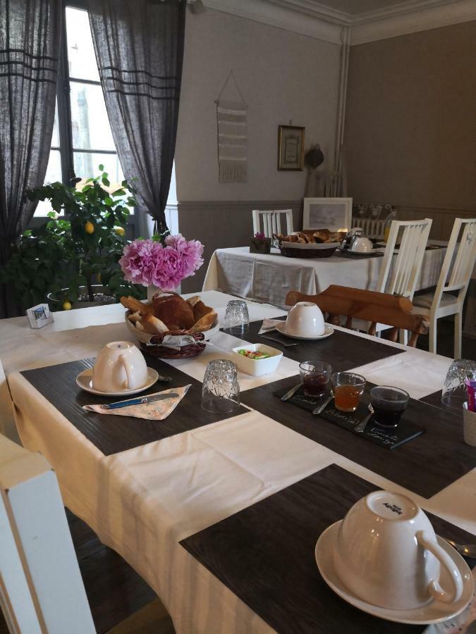 Centre De Bien-Etre Et Ses Chambres D'Hote Villeneuve-de-Riviere Экстерьер фото